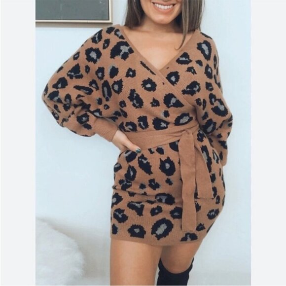 NWT L Love Brown Leopard Print Long SleeveMini Sweater Dress Women’s Size Medium - Picture 1 of 6
